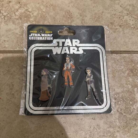 2019 Star Wars Celebration Chicago Pin Set - Gen. Leia, Adm. Holdo, Poe Dameron - Picture 1 of 3